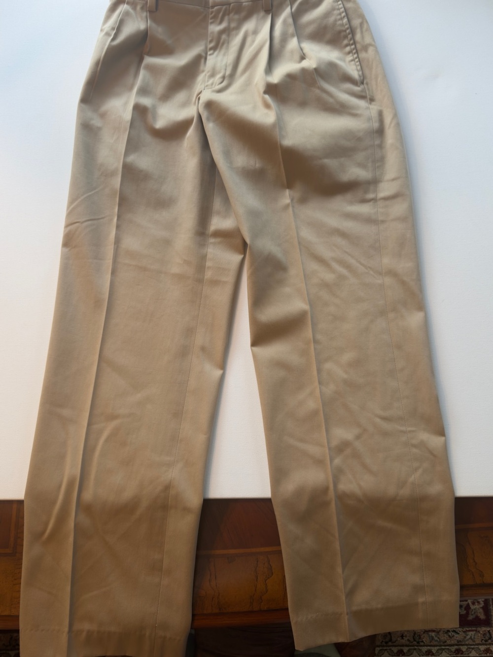 EUC Men's Eddie Bauer Classic Khaki Pleated Dress Pants 32x33 (KB11)